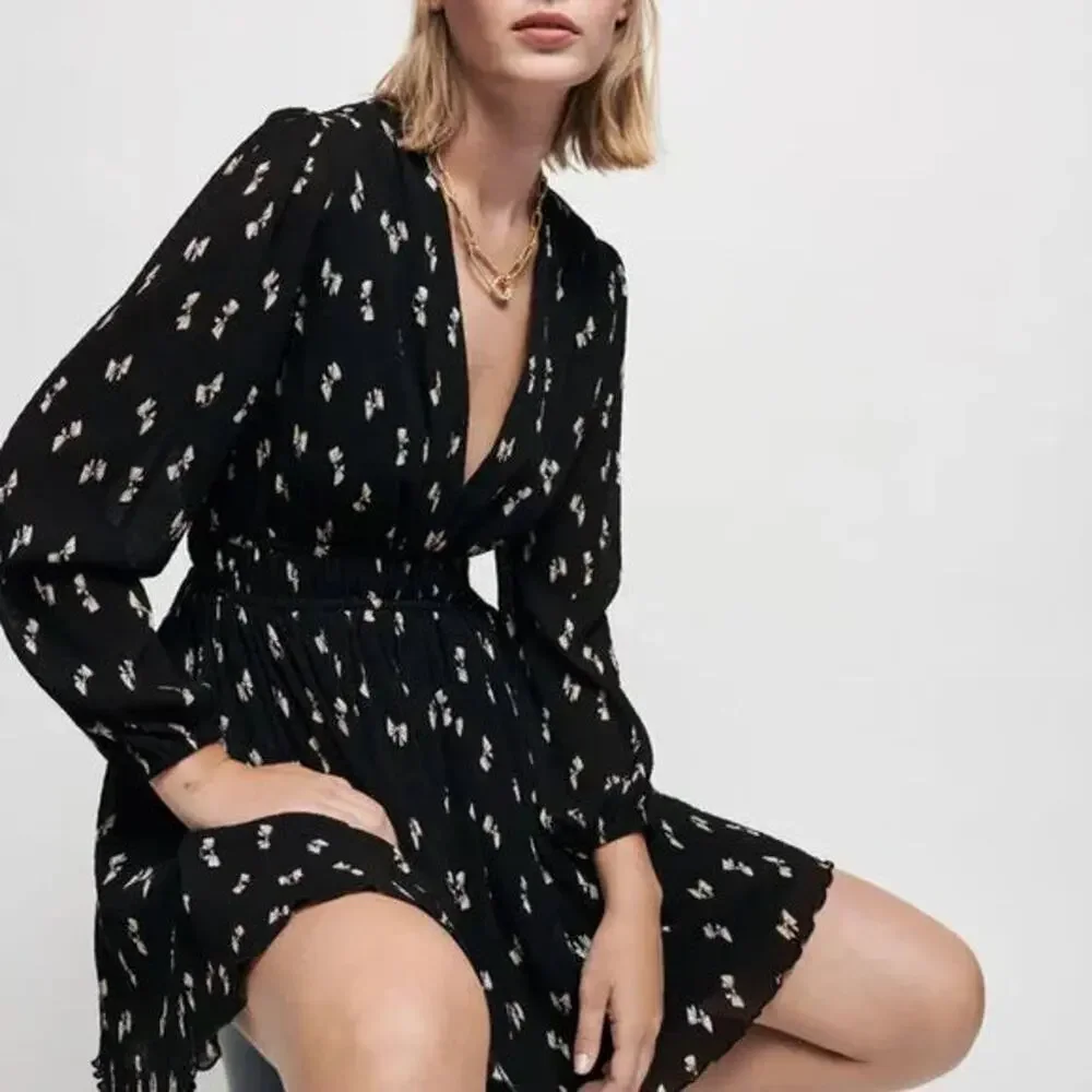 Maje Rionana V-Neck Bow Print Mini Dress size 42 or XL - Picture 7 of 12